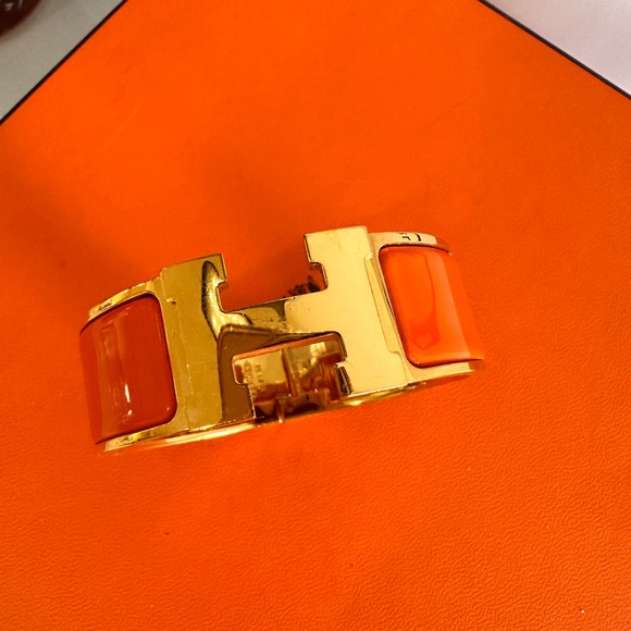 Hermes Clic Clac PM Orange Enamel with Gold AUTHENTIC - Picture 1 of 10
